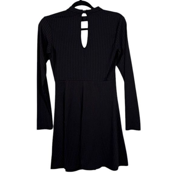Kendall & Kylie V-Neck Long Sleeve Choker Neck Skater Black Mini Dress Small - Picture 5 of 12